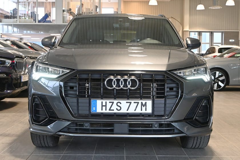 Bild 5 av Audi Q3 45 TFSI e S Tronic S Line MATRIX Drag Cockpit