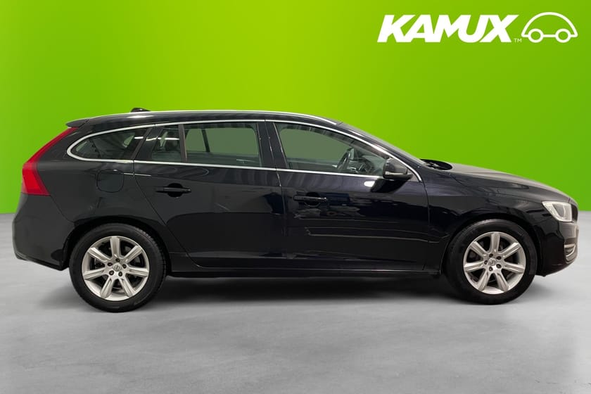 Bild 2 av Volvo V60 D4 AWD Summum  Sensorer Drag Värmare 181hk