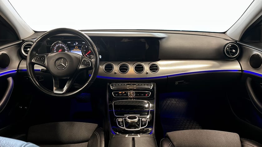 Bild 4 av Mercedes-Benz E 220 T d KOMBI Drag, Farthållare, Backkamera
