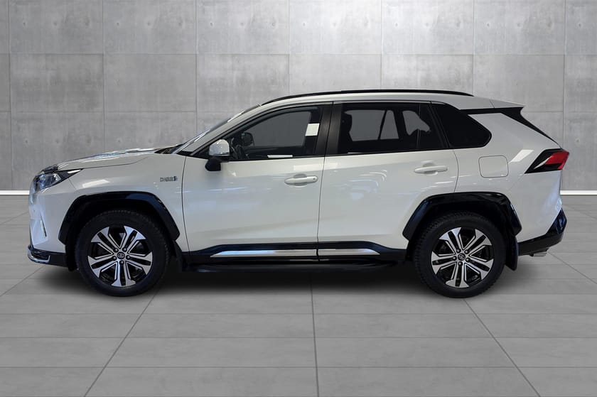 Bilde 2 av Toyota RAV4 Plug-in Hybrid /VELHOLDT/LAKKFORSEGLING/H-FESTE/ACTIVE/