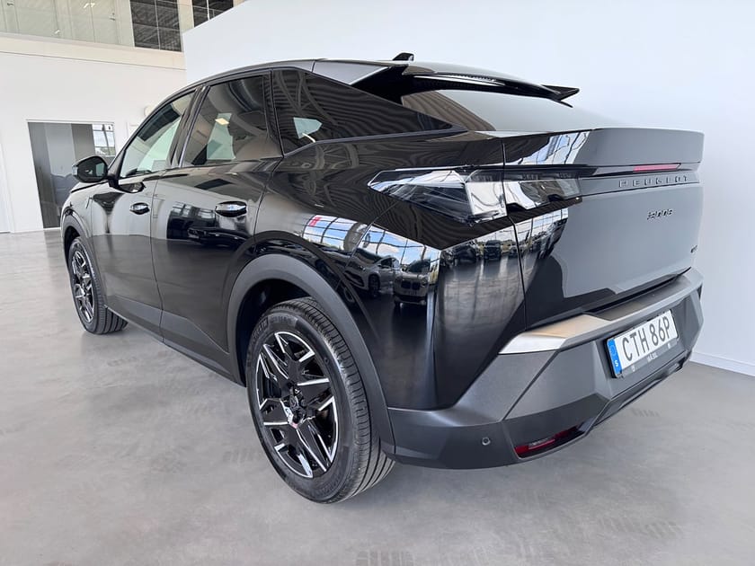 Bild 3 av Peugeot 3008 HYBRID 136 e-DSC | GT | 360° | Rattvärme | Navi