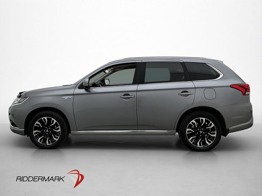 Bild 4 av Mitsubishi Outlander PHEV AWD Business 360° Skinn BLIS MOMS