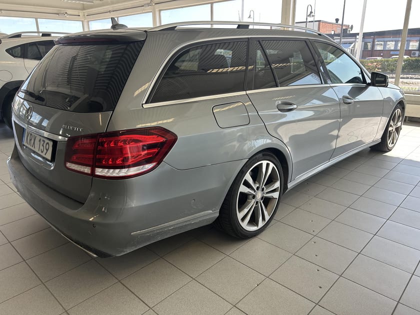 Bild 4 av Mercedes-Benz E 250 T BlueTEC 4MATIC 