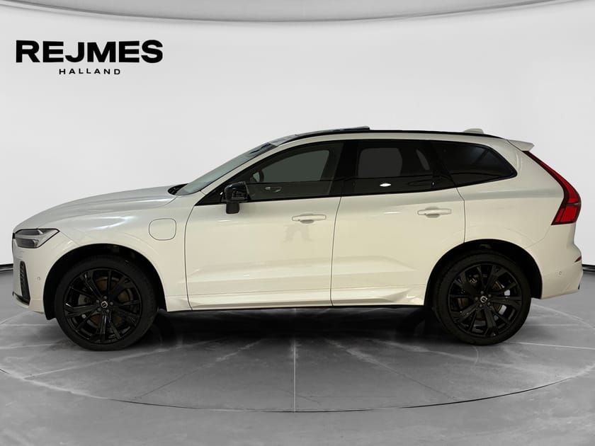 Bild 3 av Volvo XC60 T6 Plus Black Nordic Edition | Drag | Luftfjädring | 360 | H/K | HUD |