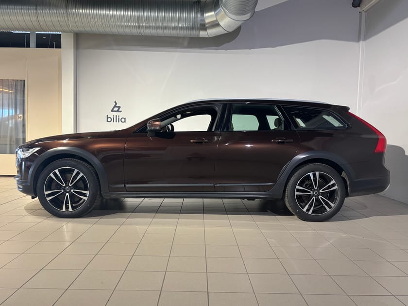 Bild 2 av Volvo V90 Cross Country D4 AWD Advanced Edt | DRAGKROK | Nybytt kamrem |