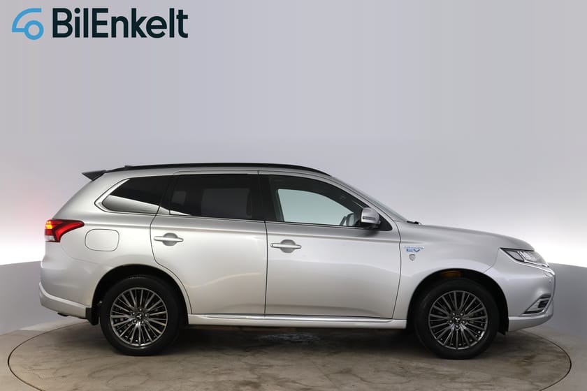 Bild 3 av Mitsubishi Outlander PHEV AWD S-Edition Taklucka Kamera Drag