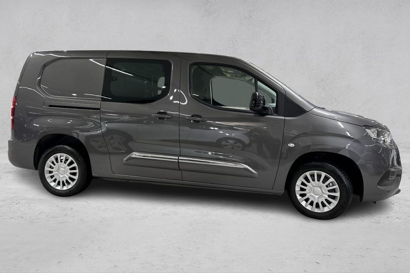 Bilde 5 av Toyota ProAce City 131 hk L2 lav KM Automat / Hengerfeste / Park-varmer++