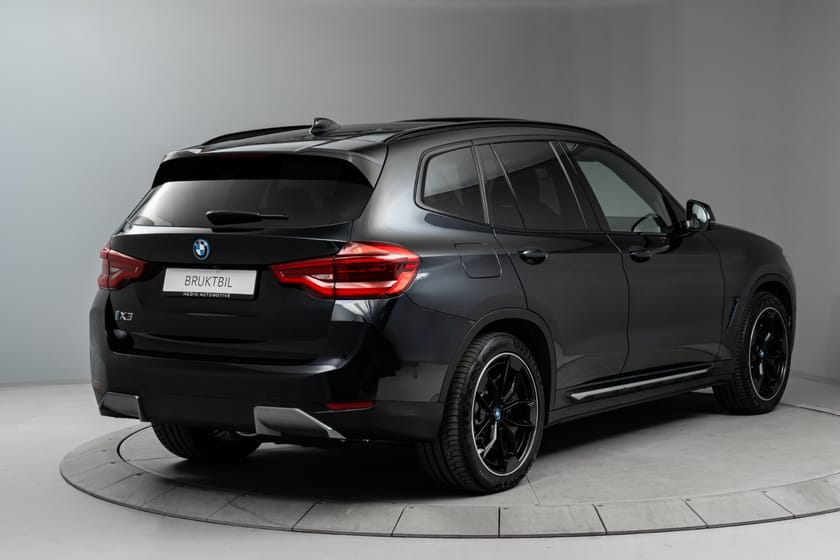 Bilde 4 av BMW iX3 Fully Charged