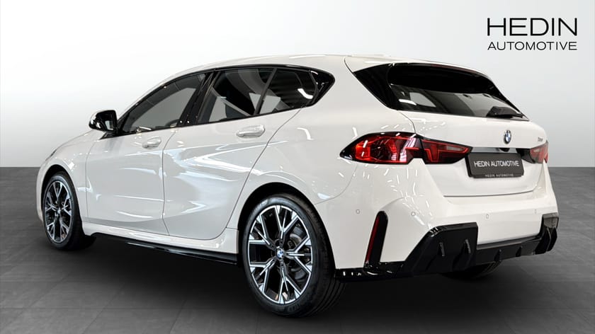 Bild 2 av BMW 120 5-d M Sport Rattvärme Backkamera Driving assist