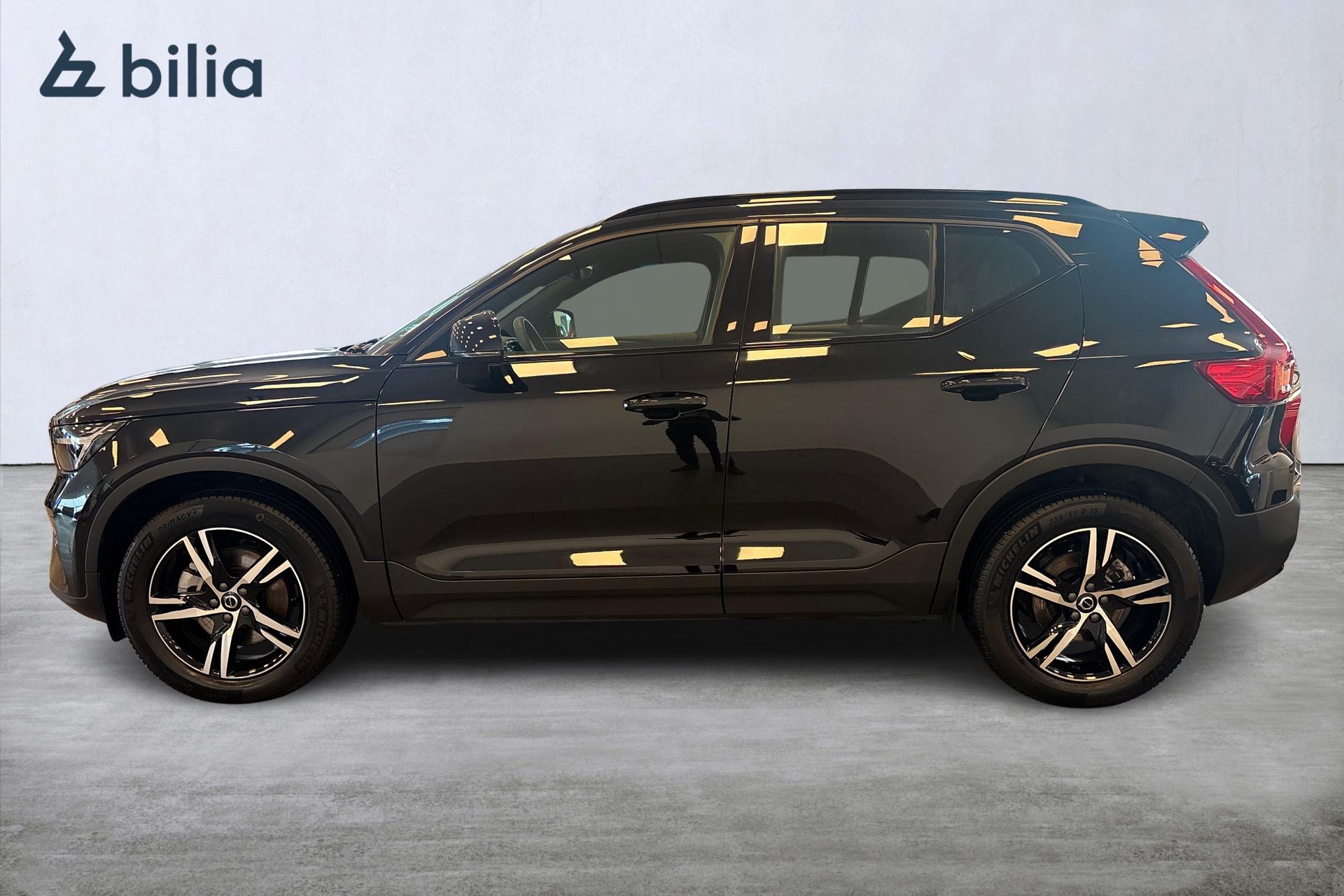 Volvo XC40 B4 FWD Bensin Plus Dark 2025, bild 3/10