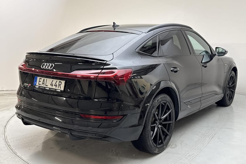 Bild 3 av Audi e-tron S Sportback quattro 95kWh (503hk) Line B&O Helläder