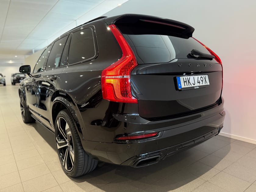 Bild 5 av Volvo XC90 7 Säten Recharge T8 R-Des Pro Edt 7-säten / Dragkrok / Elektriskt säte / Panoramatak / 10 000kr tillbehör /