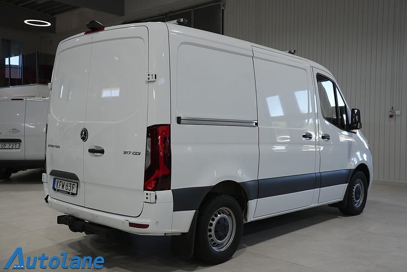 Bild 5 av Mercedes-Benz Sprinter 317 CDI RWD Panel Van 9G Dragkrok,Inredning,360°