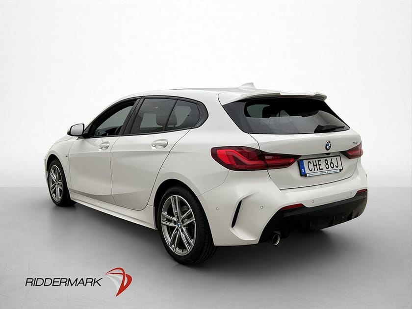Bild 5 av BMW 118i 136hk M-Sport Panorama Navi Kamera Carplay MOMS