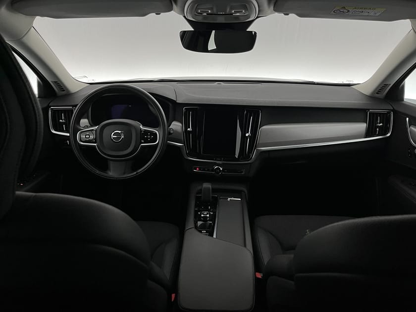 Bild 5 av Volvo V90 B4 197hk Momentum Advanced Kamera Drag Keyless Nav