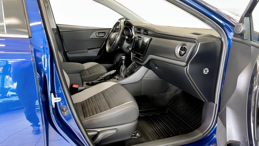 Bild 3 av Toyota Auris 1.2 Turbo (116hk) BACKKAMERA / BLUETOOTH