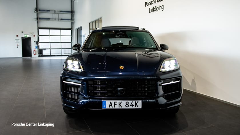 Bild 2 av Porsche Cayenne E-Hybrid Black Edition