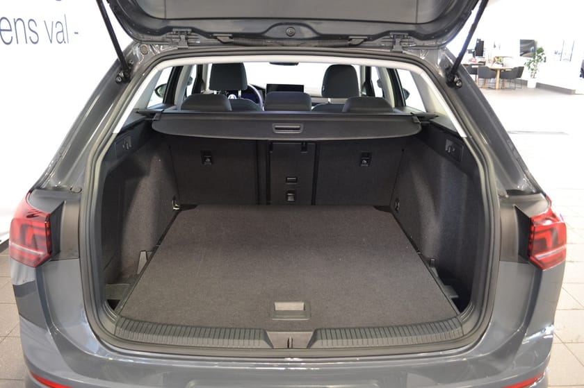 Bild 5 av Volkswagen Golf Sportscombi LIFE 1.5 eTSI 150hk