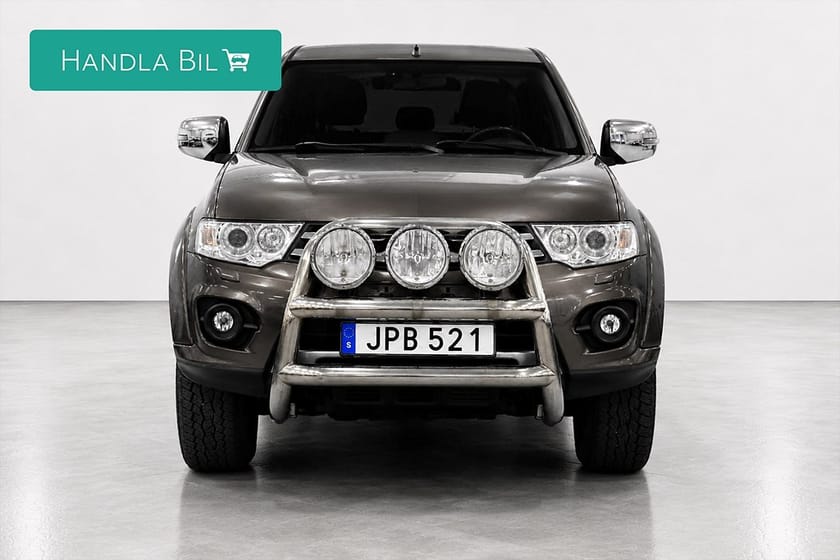 Bild 3 av Mitsubishi L200 Dubbelhytt 2.5 4x4 Aut Kåpa Skinn Drag Kam-Bytt Moms 178hk
