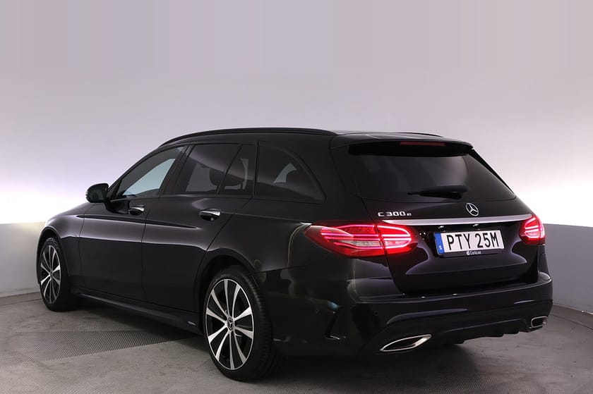 Bild 4 av Mercedes-Benz C 300 T e AMG Night Panorama Burmester 360