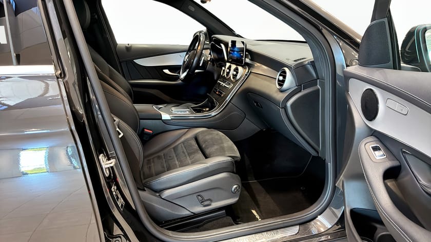 Bild 3 av Mercedes-Benz GLC 300 de 4MATIC | AMG | Kamera | Drag | 306hk