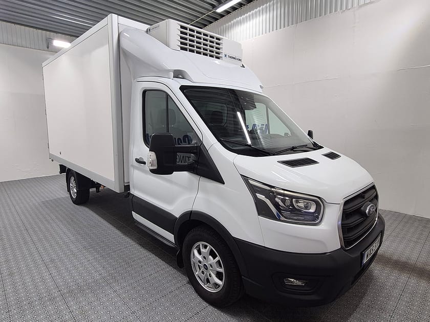 Bild 4 av Ford Transit 350 Chassi Cab Påbyggt skåp med kyla 130HK