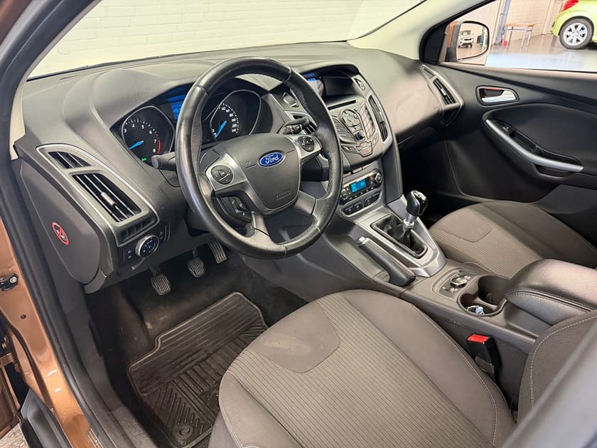 Bild 5 av Ford Focus 1.0 EcoBoost Titanium | Drag | ParkSensor | NyBesiktiga