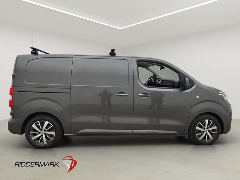 Bild 2 av Toyota Proace L2 177hk Värmare HUD B-Kamera 3-Sits Drag Moms