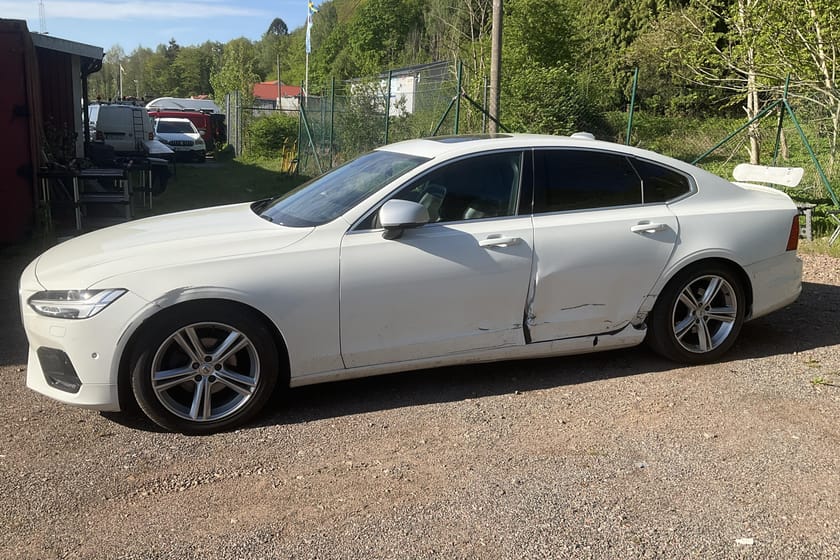 Bild 2 av Volvo S90 D4 AWD (190hk) R-Design Reparationsobjekt