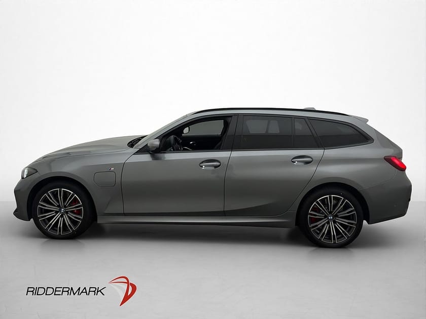 Bild 4 av BMW 330e xDrive Touring M Sport Skinn Drag Kamera CarPlay