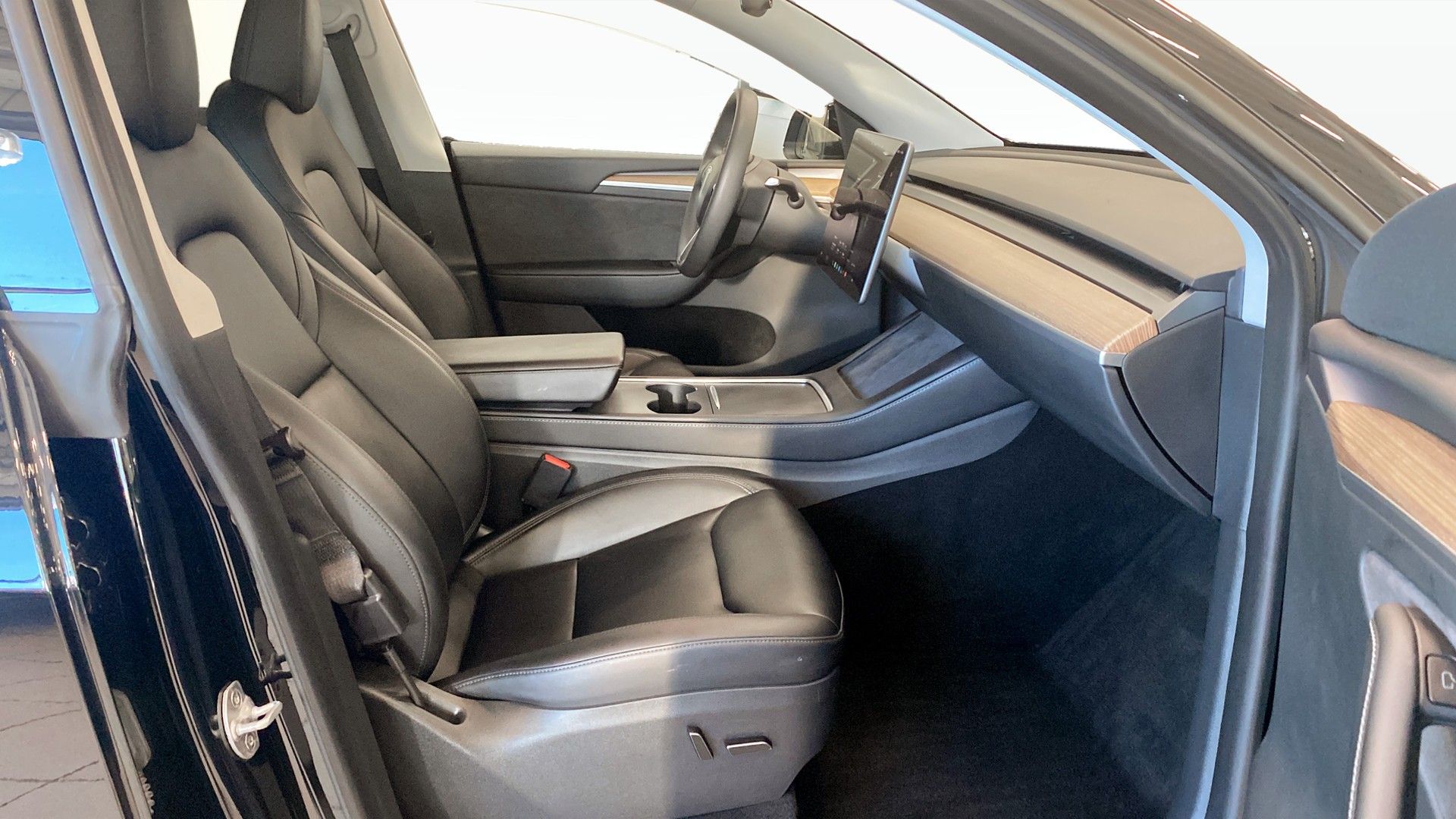 Tesla Model Y 2023, bild 3/10