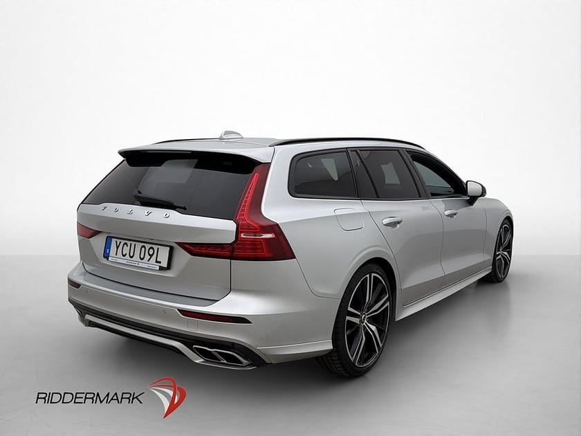 Bild 5 av Volvo V60 B4 R-Design B&W Skinn Kamera BLIS CarPlay Värmare
