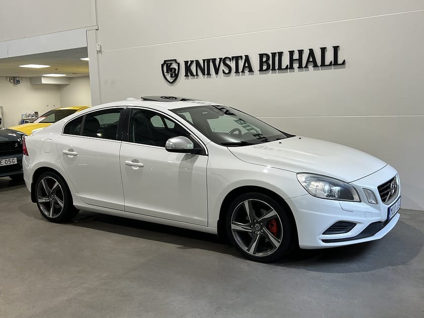 Bild 3 av Volvo S60 D4 Geartronic R-Design 1Ägare Kamremsbytt Drag 163hk