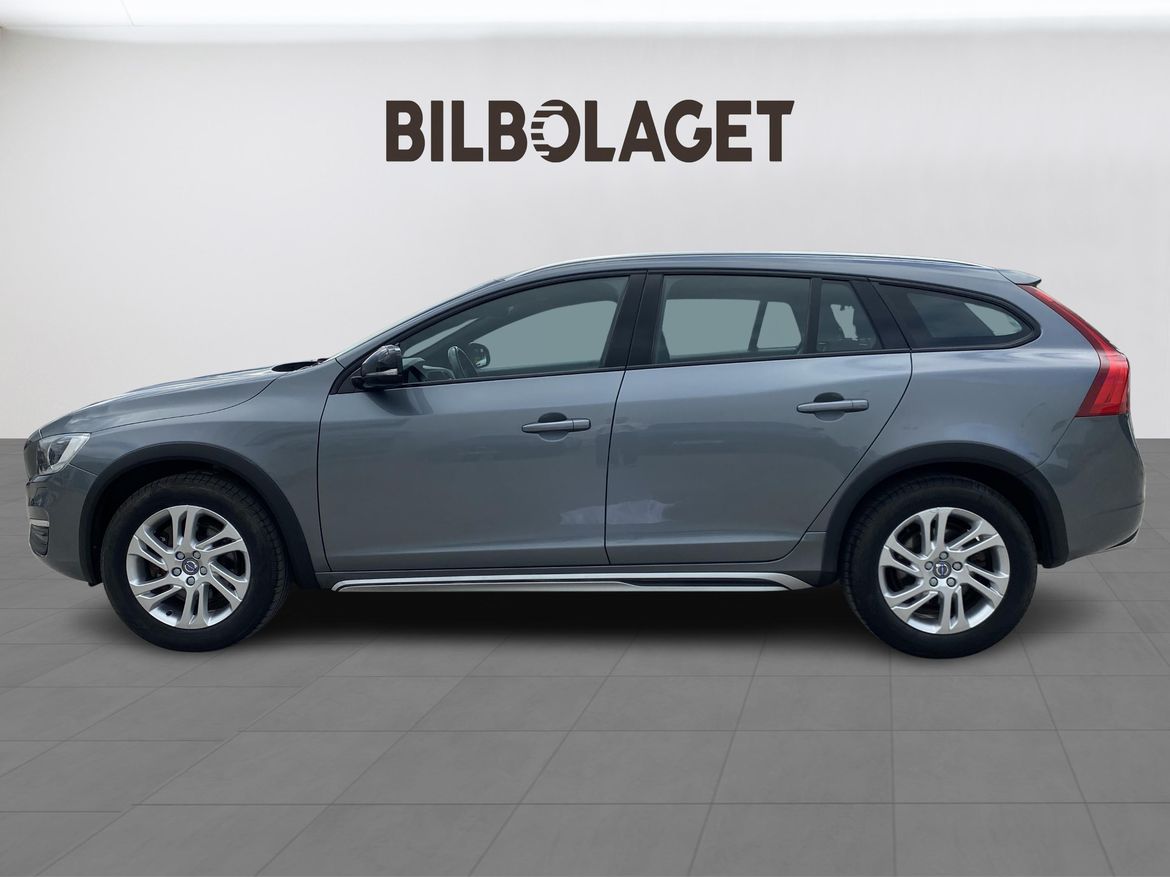 Volvo V60 2018 - miniatyr 2