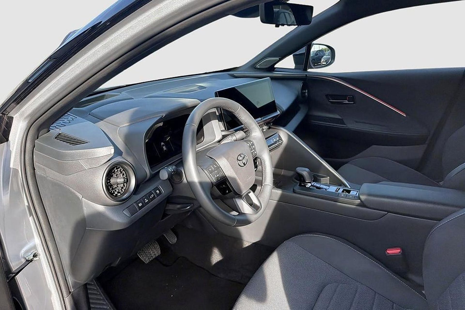 Toyota C-HR 2025, bild 7/10