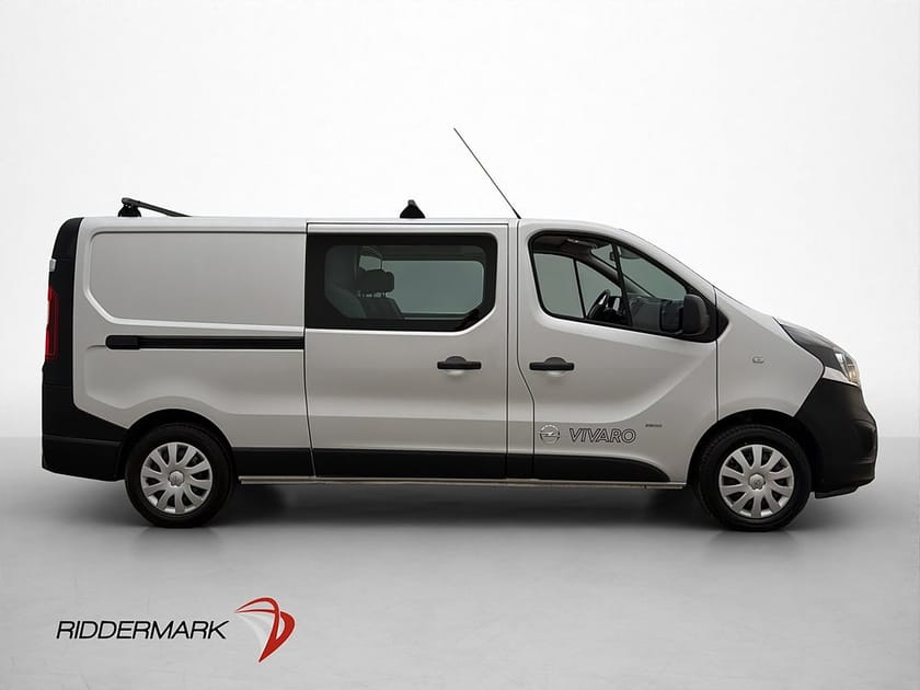 Bild 2 av Opel Vivaro Skåpbil CrewVan L2 6-Sits Värmare B-Kamera Farthållare