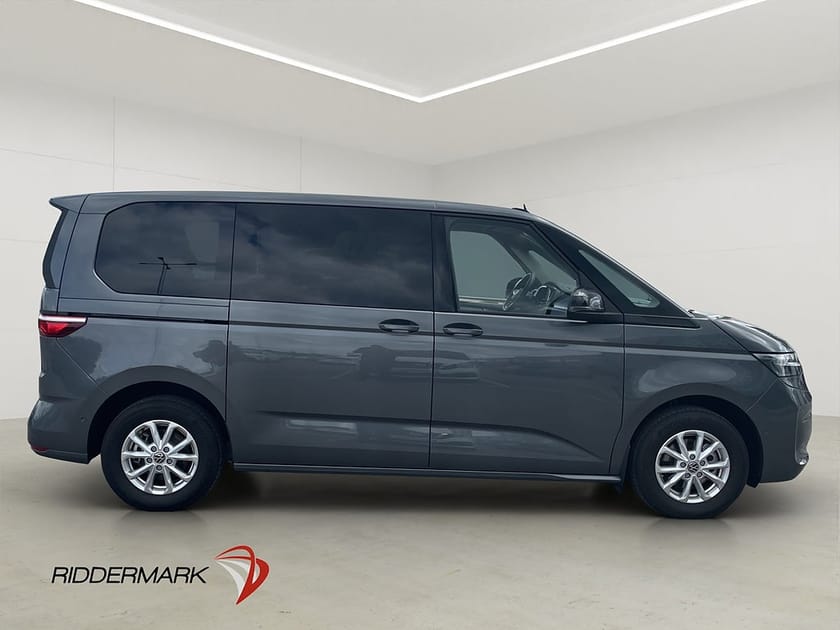 Bild 2 av Volkswagen Multivan 6-Sits Cockpit Värmare Dragkrok CARPLAY