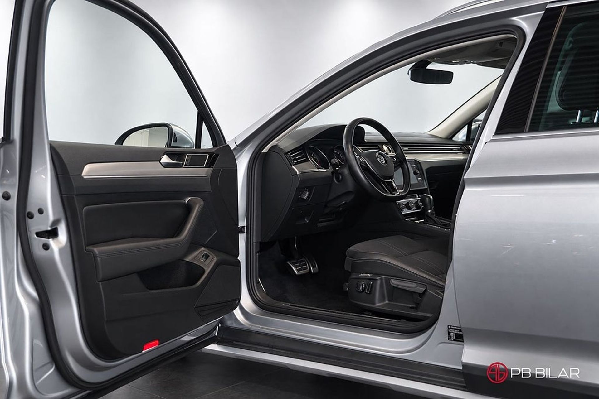 Volkswagen Passat 2018, bild 7/10