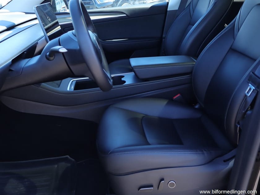 Bild 5 av Tesla Model Y Long Range AWD 80.5 kWh 514hk