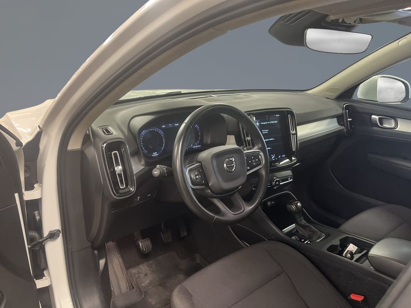 Bild 5 av Volvo XC40 D3 FWD Momentum Advanced Edition//Kamera//