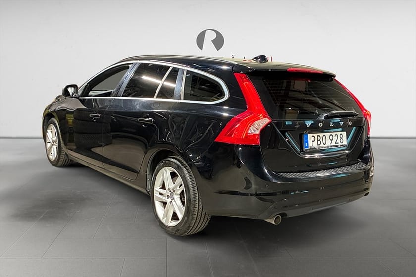 Bild 5 av Volvo V60 D3 150 HK AUT MOMENTUM D-VÄRM PDC VOC 12300MIL 17"