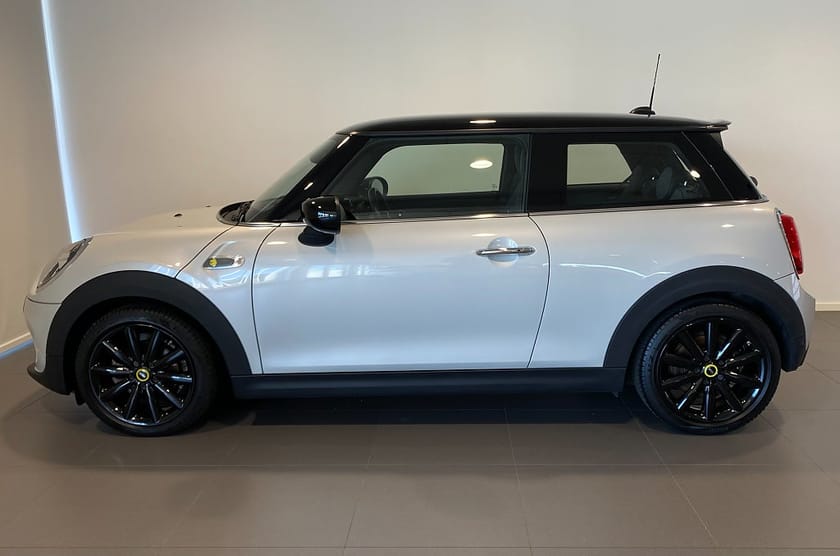 Bild 2 av MINI Cooper SE 4,95% ränta P-assistent bak Backkamera