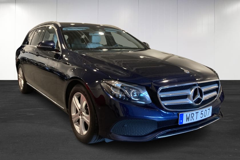 Bild 2 av Mercedes-Benz E 220 T d 4MATIC KOMBI / Drag / Värmare / 360 Kamera