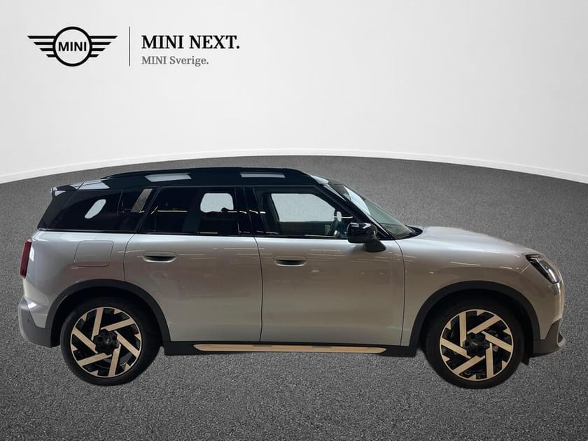 Bild 3 av MINI Countryman SE ALL4 Favoured Trim, Paket M, v-hjul inkl!