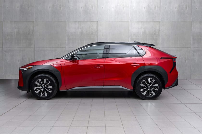 Bilde 4 av Toyota bZ4X AWD Executive Bitone