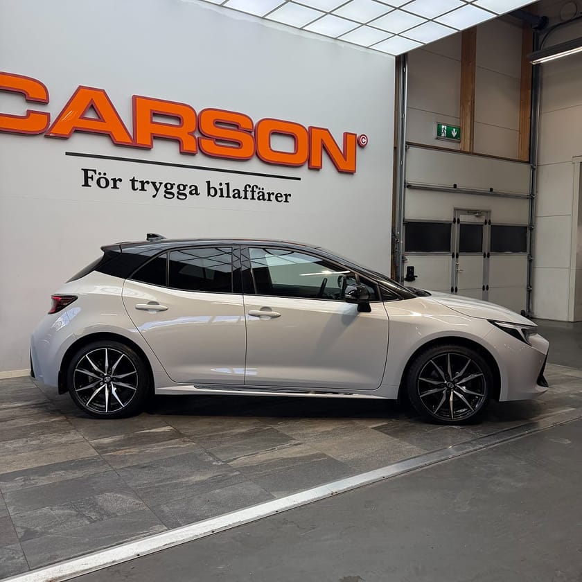Bild 3 av Toyota Corolla Hybrid 2.0 e-CVT GR Sport 196hk 5dr Head Up Euro 6