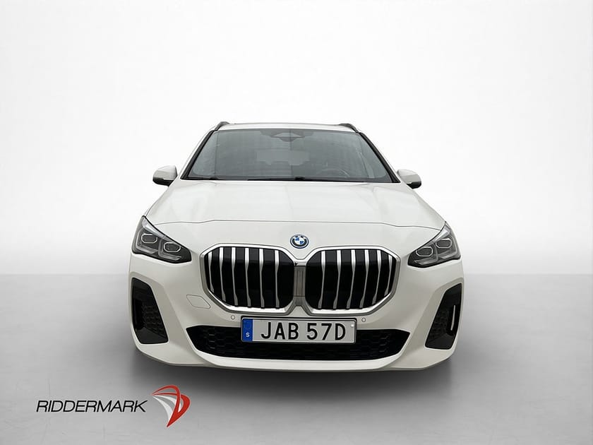 Bild 2 av BMW 230e xDrive Active Tourer 326hk M Sport Drag Pano Kamera