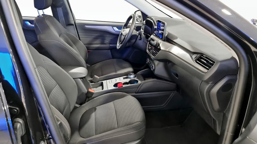 Bild 3 av Ford Kuga Plug-In Hybrid Titanium PHEV 225hk Automat