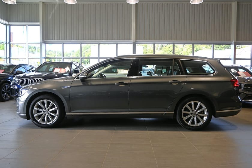 Bild 2 av Volkswagen Passat Variant GTE 1.4 TSI Plug-in Kamera Värmare