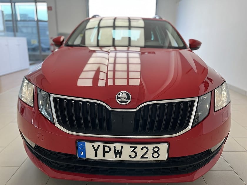 Bild 2 av Škoda Octavia Kombi Skoda VIA COMBI AMBITION 1,0 TSI 115hk I Elbaklucka